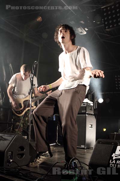 THE FAT WHITE FAMILY - 2014-08-14 - SAINT MALO - Fort de St Pere - Scene des Remparts - 